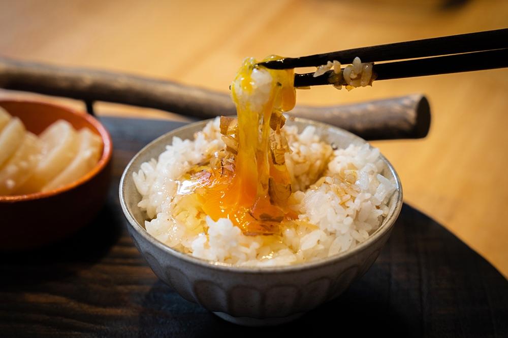 生雞蛋拌飯好吃在哪？TKG醬汁完美比例？日本人親揭美味秘訣