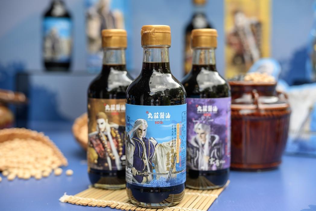 丸莊醬油邀霹靂布袋戲「葉小釵」代言!黑黃雙豆釀出百年醇香