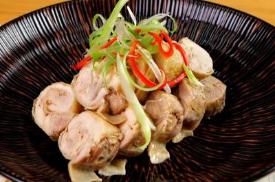 「無酒醉雞」冷盤上桌清爽開胃！一秘訣讓雞肉鮮嫩入味又多汁