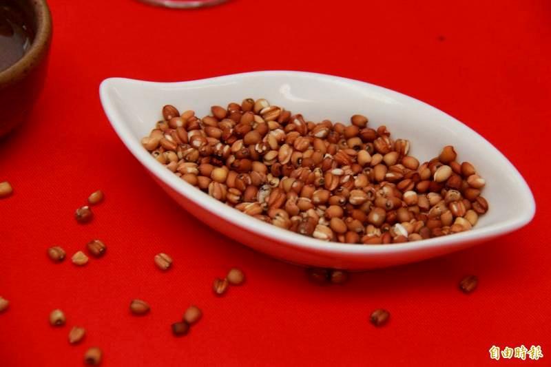 秋分滋補養血「紅三寶甜湯」！紅豆紅棗搭「穀物紅寶石」電鍋輕鬆煮