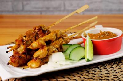 中秋烤肉自製「沙嗲醬」香濃唰嘴一串入魂！雞肉串醃法也有祕訣