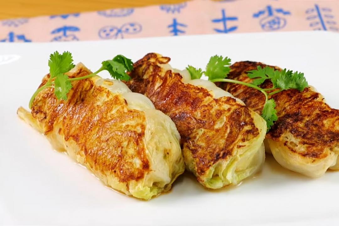 「雞肉泡菜鍋貼」無澱粉無負擔！白菜替代餃子皮更香甜多汁