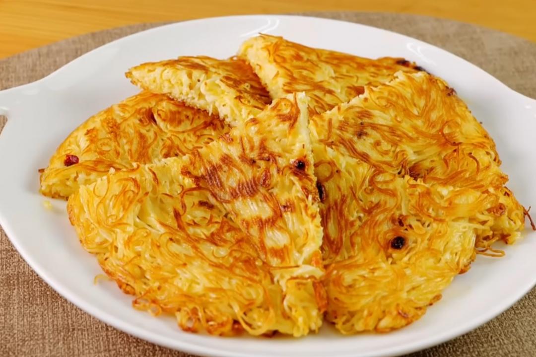 「麻油麵線煎」暖呼呼進補古早味！一秘訣更加外酥內軟不發苦