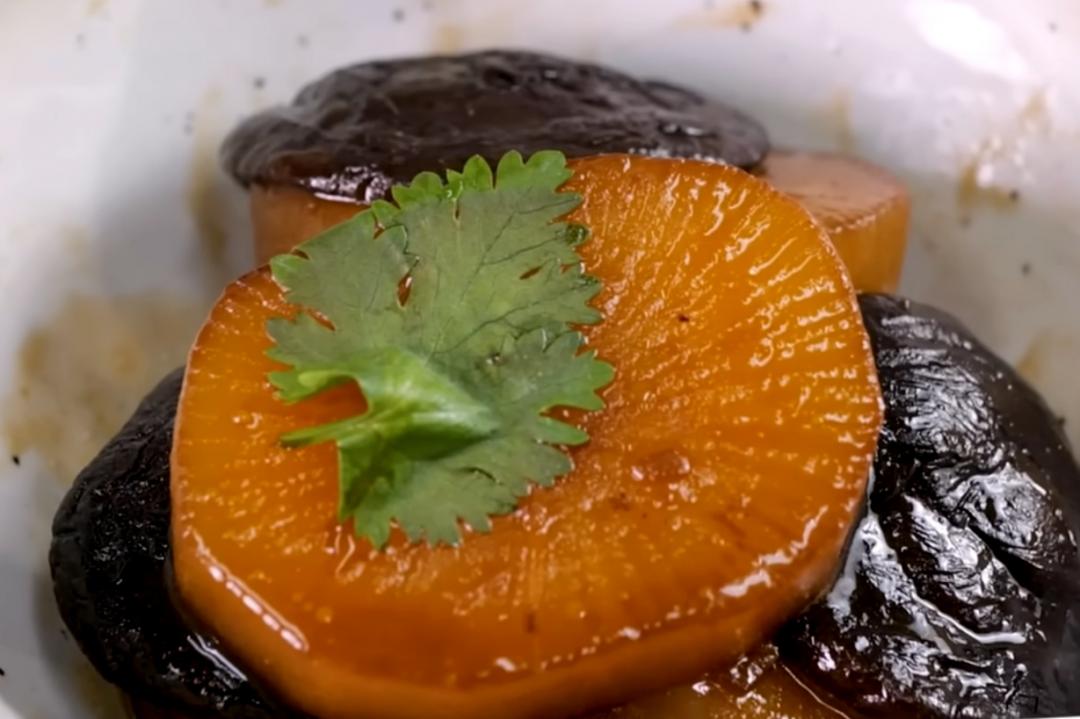 冬吃蘿蔔賽人參！「素燒蘿蔔」這樣煮不苦澀還有肉香