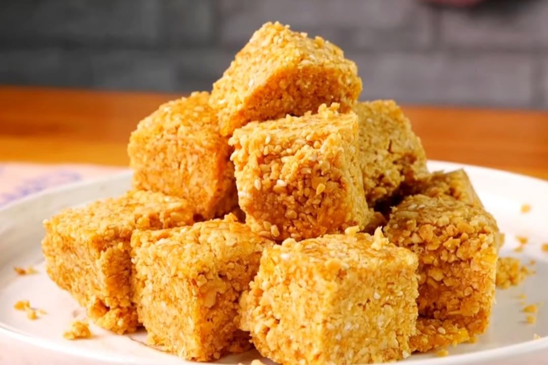 「花生酥糖」香甜酥脆好唰嘴！４食材拌一拌簡單做年節點心