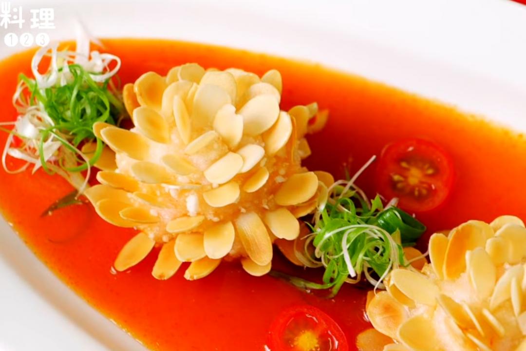 「百花蝦球」餐廳級年菜在家簡單做！杏片金黃酥脆不脫落是關鍵