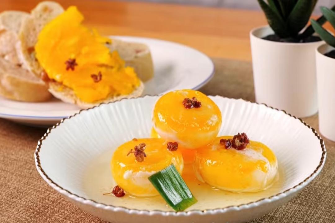 「油封蛋黃」台味版！零技巧烤出綿密絲滑口感媲美蟹黃