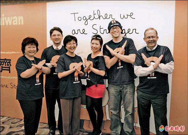 乳癌患者勇抗病魔 6月披婚紗