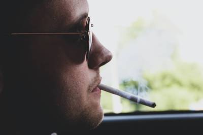 健康網》25％癮君子疫情期間菸癮增 英研究：越吸越憂鬱！