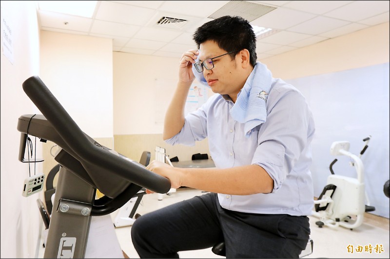 健檢滿江紅 「0.1噸人」減重找回健康