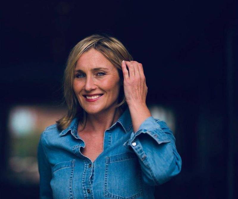 天生無陰道！女作家用「硬管」痛苦插入 花費9月終於打通