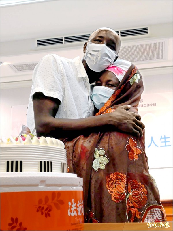 甘比亞男腎病末期 母千里來台捐腎救兒