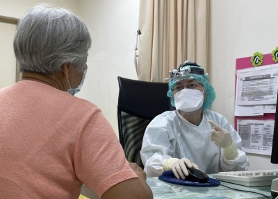 建築工人嚼檳榔嘴破以為火氣大 就醫檢查發現口腔癌