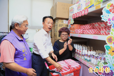 月經不貧窮！  女企業家捐30萬元助嘉義縣物資銀行買衛生棉