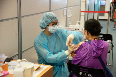 65歲以上公費肺炎鏈球菌疫苗 醫建議兩款疫苗防護佳