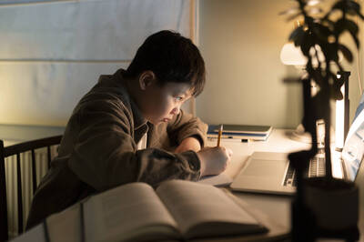 健康網》別再剝奪小孩睡眠！ 醫曝睡不飽「3影響」