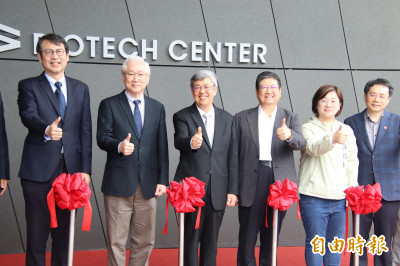 新竹生醫園區第3生技大樓剪綵 陳建仁：猶如科學園區同學會