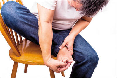 健康網》香港腳老復發？  醫：藥膏「這樣擦」杜絕漏網之魚