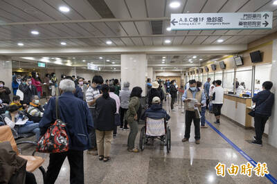 解除「醫院口罩令」？ 疾管署曝：月底專家會議討論