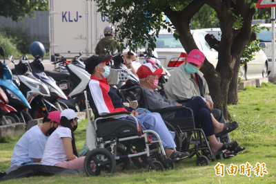 獨家》長照就醫交通接送漲車資 竹縣議員轟偏鄉長輩就醫次數變少