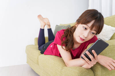 健康網》藍光不僅傷眼也傷肌膚 3C族自保有4招