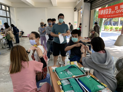 台中最美疫苗接種站今重啟 企業捐60部血氧機