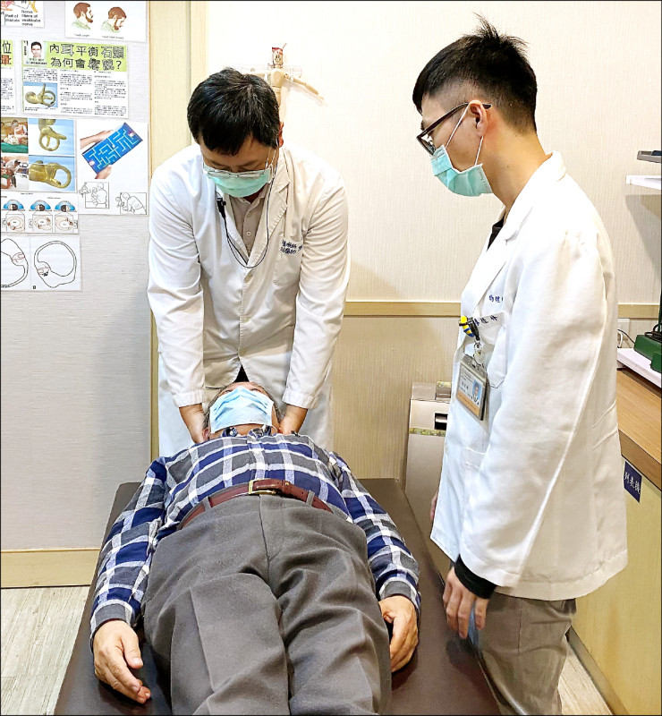阿公起床眩暈再頭痛 「耳石脫落」作祟