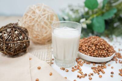 健康網》喝熱飲抗寒！ 農改場教做「薏仁漿」美味又營養