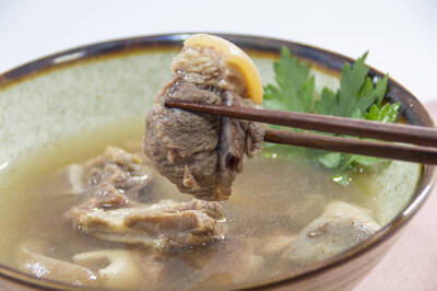 健康網》小寒節氣4招養生 山藥栗子羊肉湯溫補暖身！