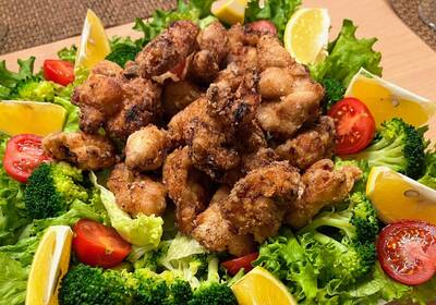 健康網》吃鹹酥雞怕「腹」擔？ 營養師：配3食物去油解膩