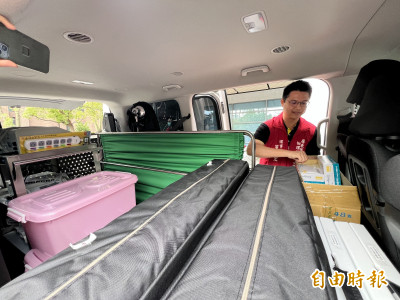 屏縣「行動生活復能車」巡迴社區 企業響應捐贈2台！