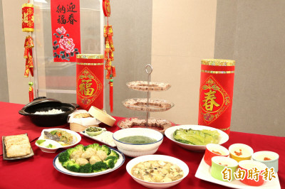 桃園醫院「質地調整保肌力」年菜 高齡者享用團圓飯易入口更健康