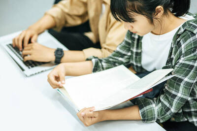 健康網》學測將近！「3穴位」解壓 中醫：提神醒腦按頭頂