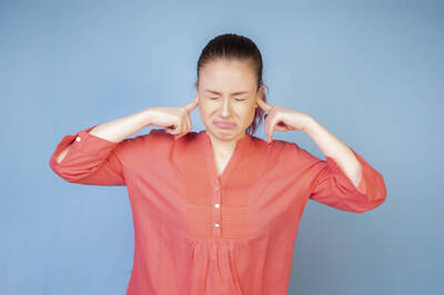 健康網》一點聲音就覺吵恐聽覺過敏！ 醫曝3場景使人抓狂