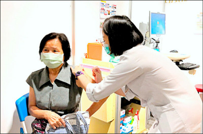 流感疫苗出站就能打 北市過年前加開18場快打站