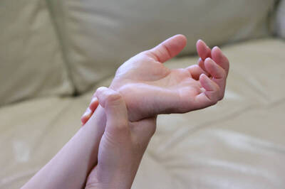 健康網》手麻無力恐是腕隧道症候群！醫揭4個關鍵新知