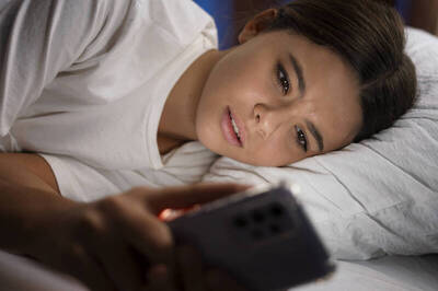 健康網》滑手機害失眠！ 中醫教按4穴位寧心安神