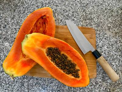 日春遭爆用爛木瓜》發霉水果快扔 專家點4族群別碰