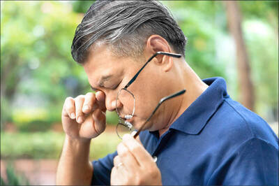 健康網》飛蚊症會失明？ 醫：出現「這些」徵兆快就醫