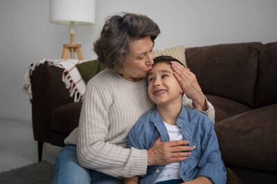 健康網》有動靜脈瘻管可以抱孫嗎？ 醫：小心壓迫致血栓