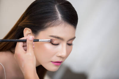 健康網》畫眼粧為漂亮雙眸加分 食藥署教7步驟更安心