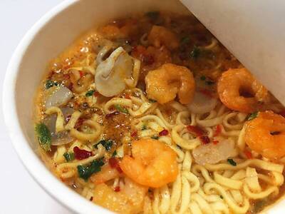 健康網》吃泡麵注意5件事！ 醫：避開2色調味包、脫水蔬菜