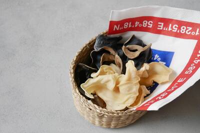 健康網》黑白木耳大PK！ 護膚抗老天然玻尿酸是「它」