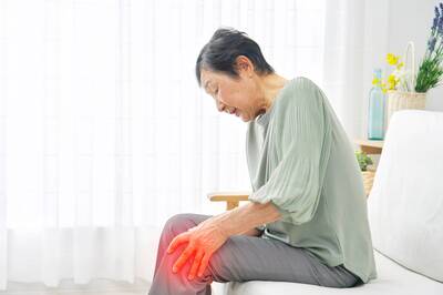 健康網》膝蓋卡卡腫得像「麵龜」？ 醫授4招緩解積水疼痛