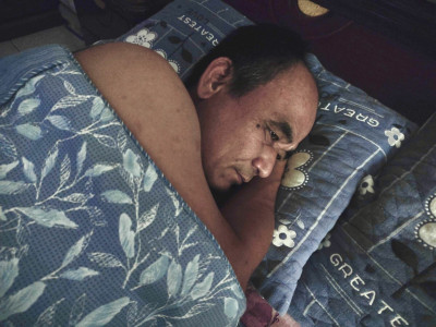 57歲男睡夢中揮拳 枕邊人遭毆！竟是睡眠行為障礙