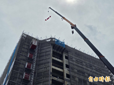 屏東基督教醫院新醫療大樓今天上樑 明年完工啟用