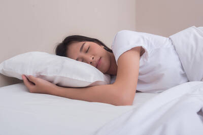 健康網》早睡背後的激素秘密  各年齡層睡眠需求一次看
