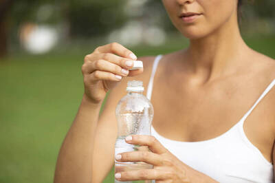 健康網》喝水也難逃「塑膠微粒」魔掌 3招自救排出毒素