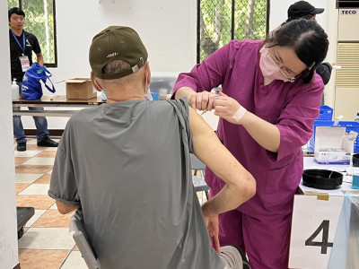 流感疫情升溫 新北長者接種疫苗抽iPhone