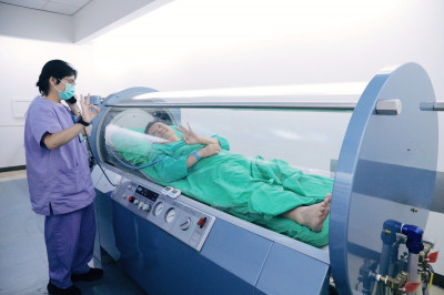 宜蘭大叔中風導致失語症 高壓氧治療修復受損腦神經